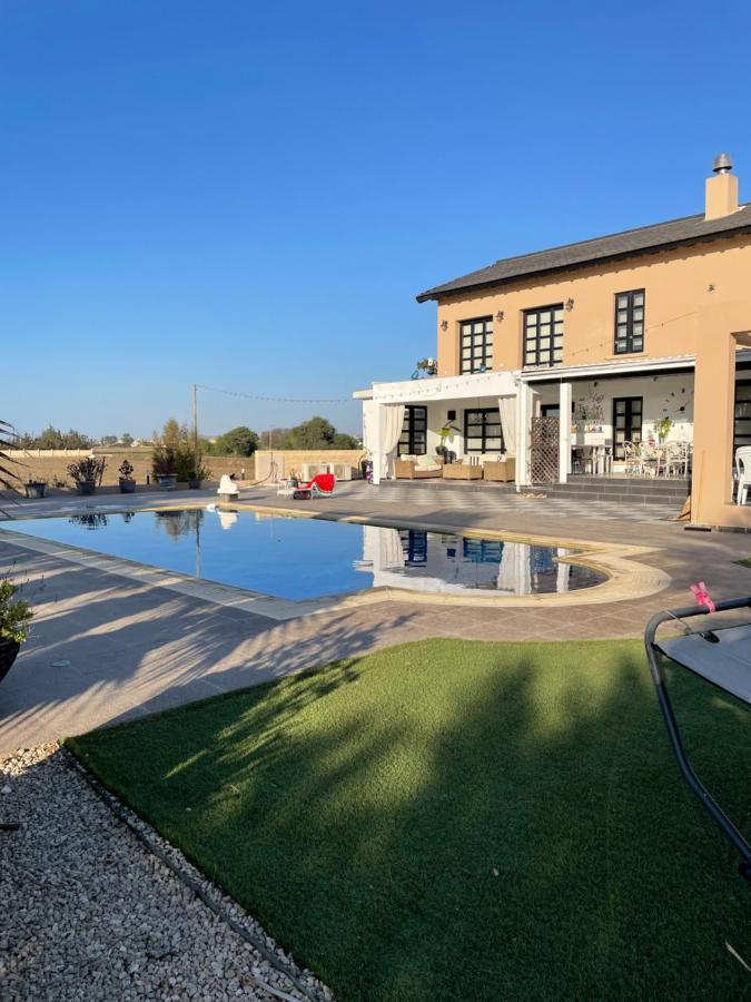 The Pervoli Studio - Pool - Close To Beach Lárnaka Eksteriør bilde